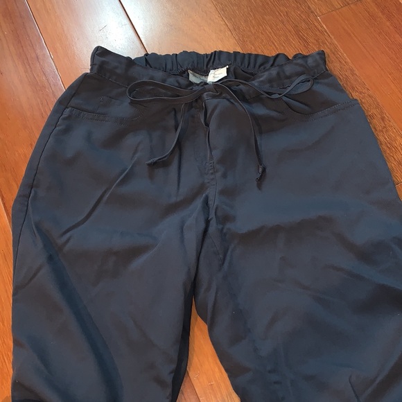 Grey’s Anatomy scrub set - Picture 2 of 2